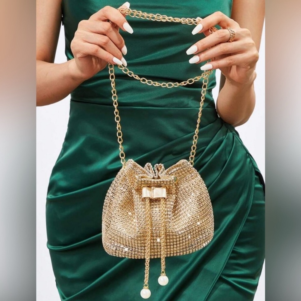 Gold Chain Drawstring Women Bag - Picture 3 of 3